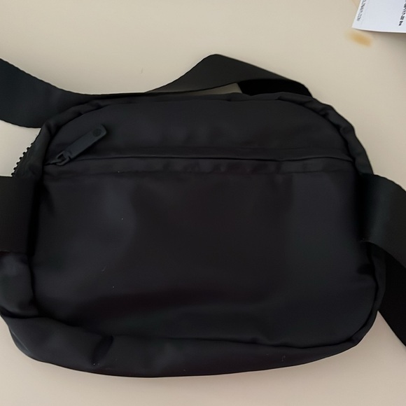 Gaiam Sidekick Waist Pack- like new worn once - Picture 2 of 4